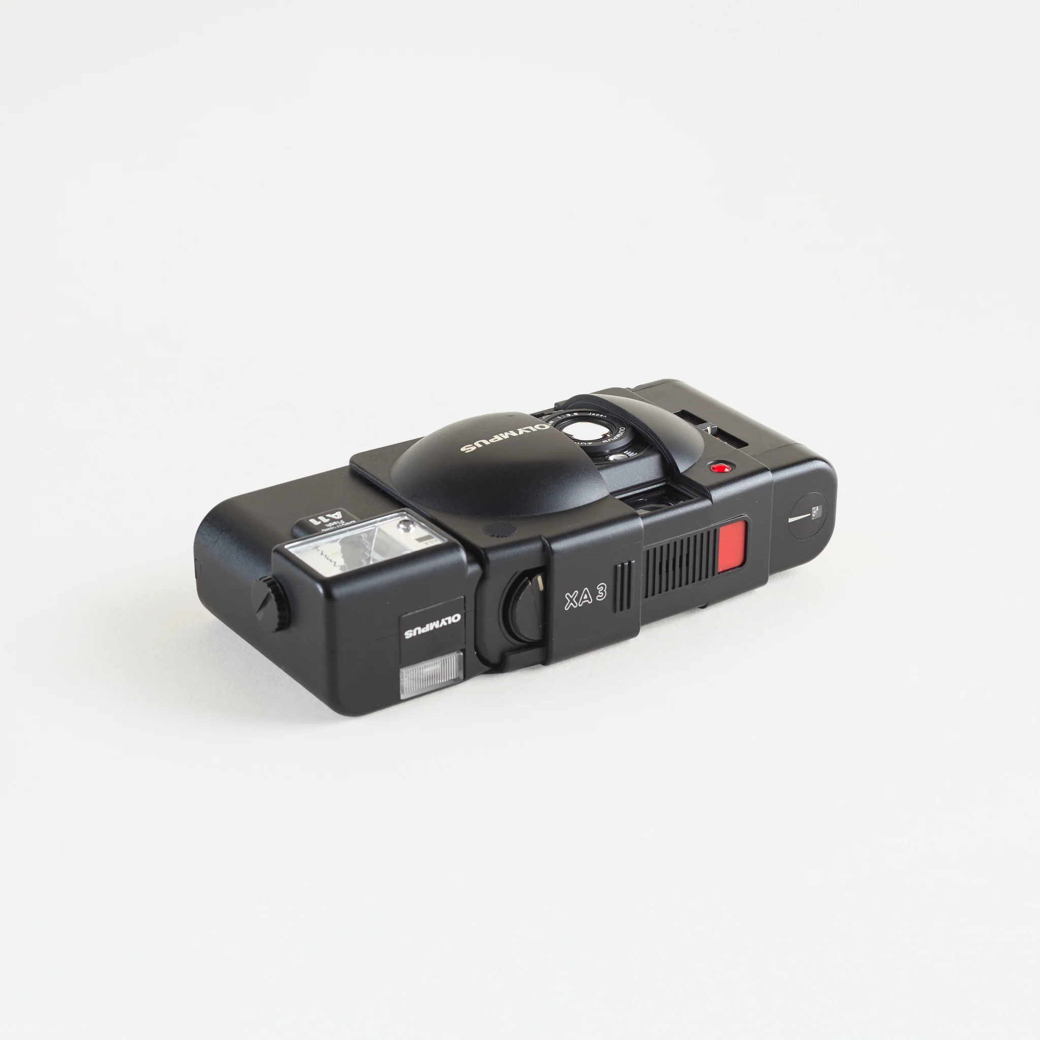 Olympus XA3 - Image 9